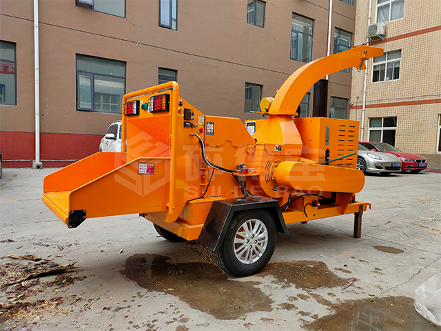 树枝粉碎机是园林修剪与养护过程中的得力助